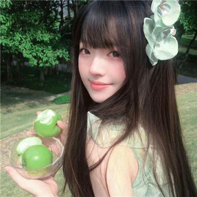左撇子女人
